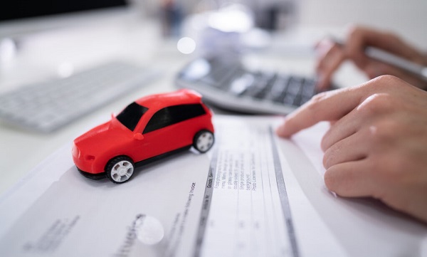 Como a consulta veicular pode evitar golpes na compra de carros usados?