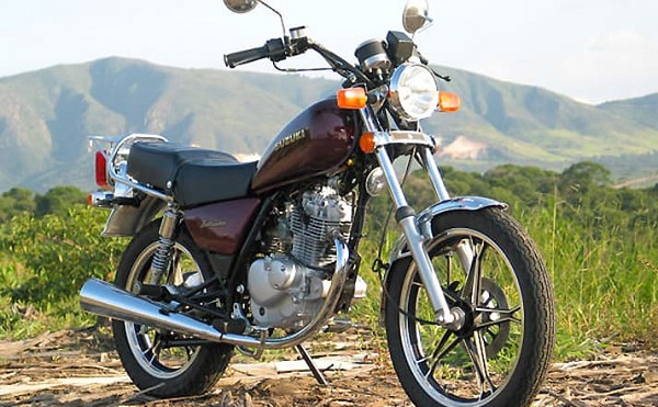 Suzuki Intruder 125: a moto Custom que deixou sua marca no Brasil!