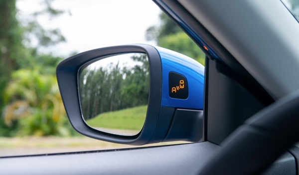 A importância do alerta de ponto cego e dicas para uma condução segura!